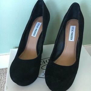 Steve Madden Pammyy Black Suede Wedges